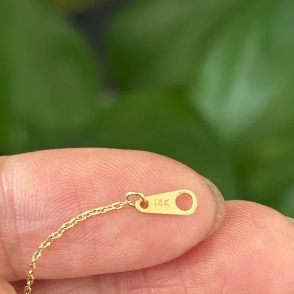 Elegant 14k Yellow Gold Bracelet - Picture 5 of 7